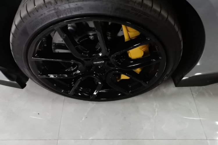Used Xiaomi Auto SU7 Ultra 2025 Ultra Model Left Front Wheel Hub