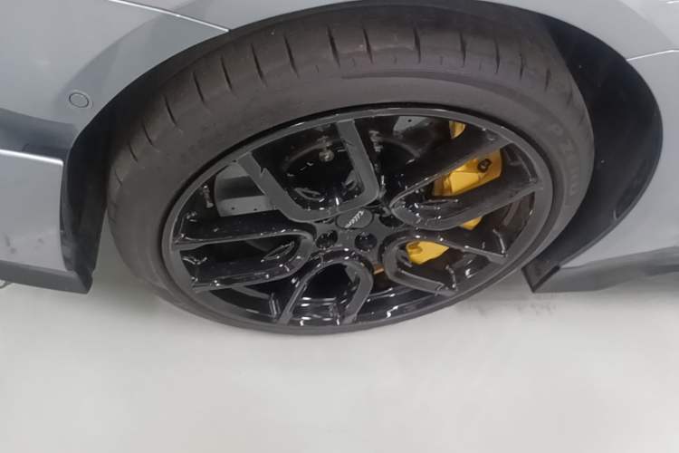 Used Xiaomi Auto SU7 Ultra 2025 Ultra Model Left Front Wheel Hub