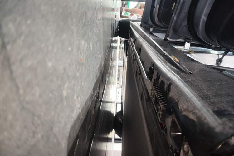 Used Xiaomi Auto SU7 Ultra 2025 Ultra Model Left Side Sill