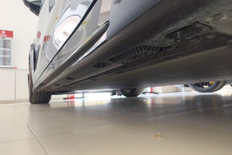 Used Xiaomi Auto SU7 Ultra 2025 Ultra Model Left Side Sill