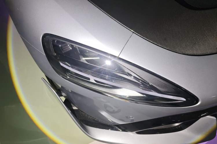 Used Xiaomi Auto SU7 Ultra 2025 Ultra Model Right Front Headlight