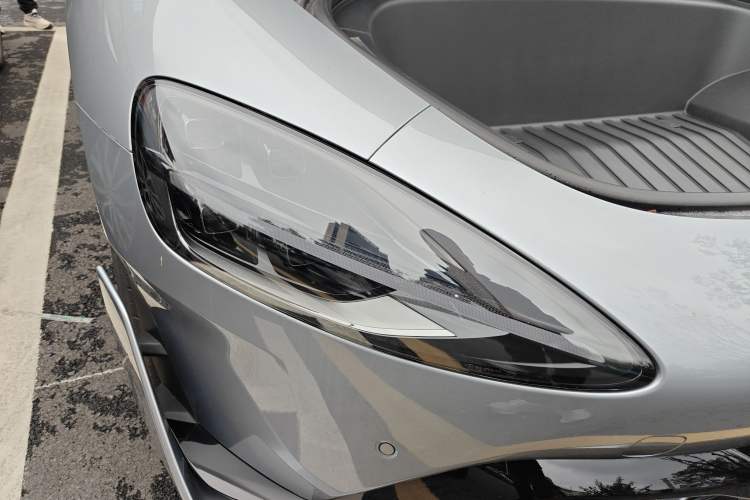 Used Xiaomi Auto SU7 Ultra 2025 Ultra Model Right Front Headlight