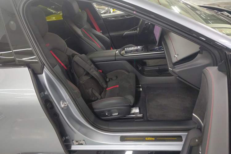 Used Xiaomi Auto SU7 Ultra 2025 Ultra Model Right Front Seat