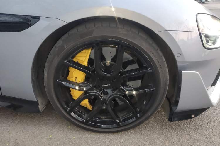 Used Xiaomi Auto SU7 Ultra 2025 Ultra Model Right Front Wheel Hub