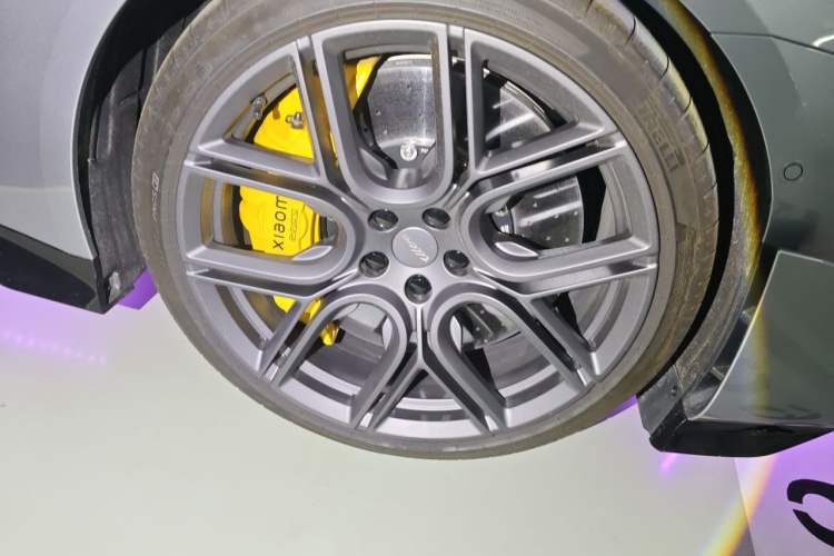 Used Xiaomi Auto SU7 Ultra 2025 Ultra Model Right Front Wheel Hub