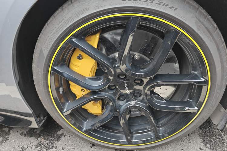 Used Xiaomi Auto SU7 Ultra 2025 Ultra Model Right Front Wheel Hub