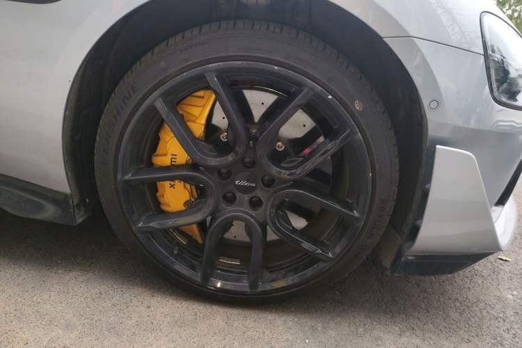 Used Xiaomi Auto SU7 Ultra 2025 Ultra Model Right Front Wheel Hub