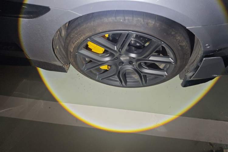 Used Xiaomi Auto SU7 Ultra 2025 Ultra Model Right Front Wheel Hub