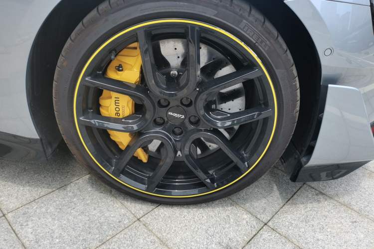 Used Xiaomi Auto SU7 Ultra 2025 Ultra Model Right Front Wheel Hub