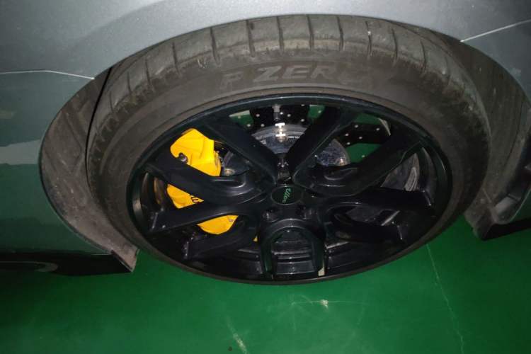 Used Xiaomi Auto SU7 Ultra 2025 Ultra Model Right Front Wheel Hub
