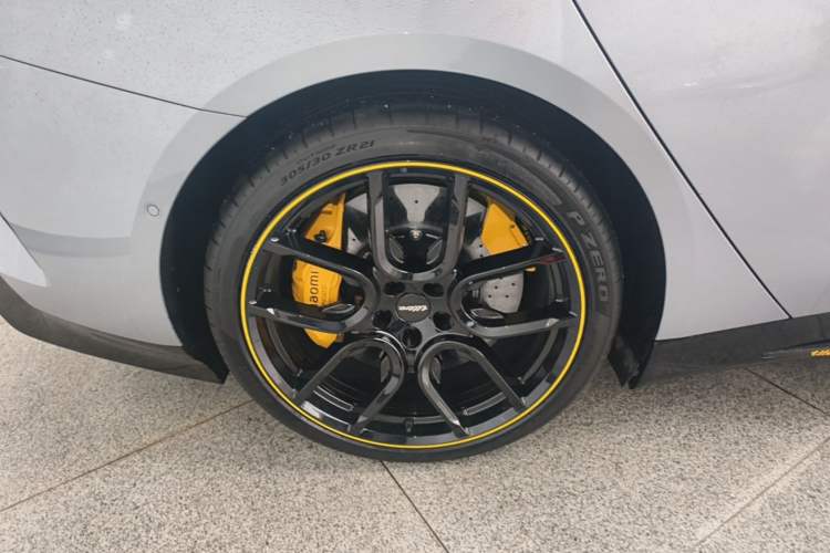 Used Xiaomi Auto SU7 Ultra 2025 Ultra Model Right Rear Wheel Hub
