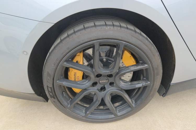 Used Xiaomi Auto SU7 Ultra 2025 Ultra Model Right Rear Wheel Hub