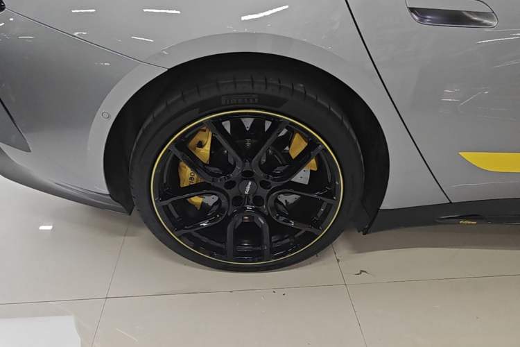 Used Xiaomi Auto SU7 Ultra 2025 Ultra Model Right Rear Wheel Hub
