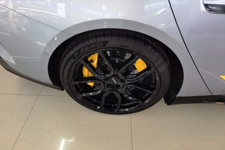 Used Xiaomi Auto SU7 Ultra 2025 Ultra Model Right Rear Wheel Hub
