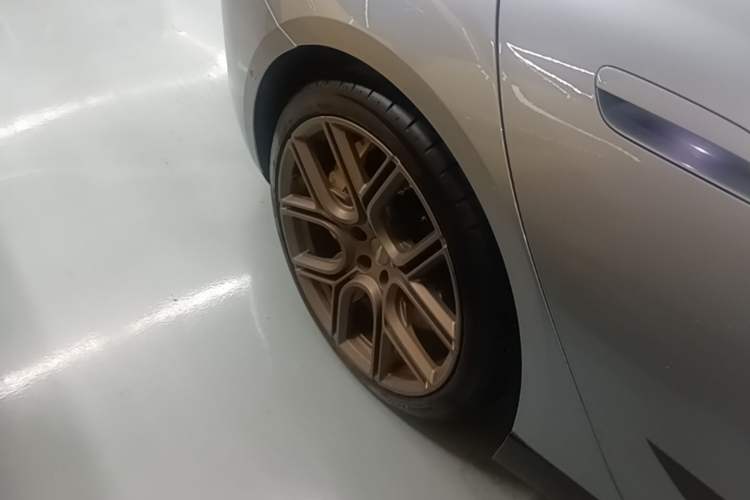 Used Xiaomi Auto SU7 Ultra 2025 Ultra Model Right Rear Wheel Hub