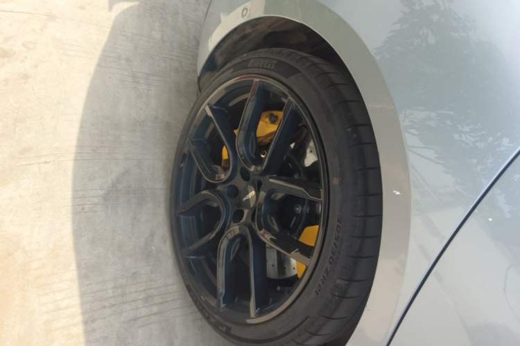 Used Xiaomi Auto SU7 Ultra 2025 Ultra Model Right Rear Wheel Hub