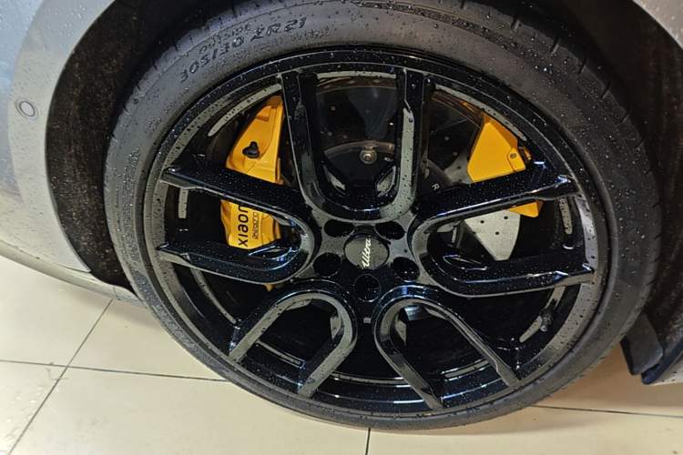Used Xiaomi Auto SU7 Ultra 2025 Ultra Model Right Rear Wheel Hub