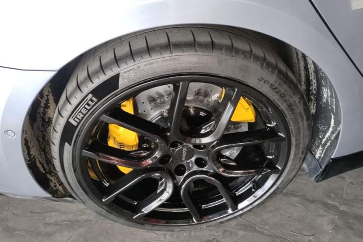 Used Xiaomi Auto SU7 Ultra 2025 Ultra Model Right Rear Wheel Hub