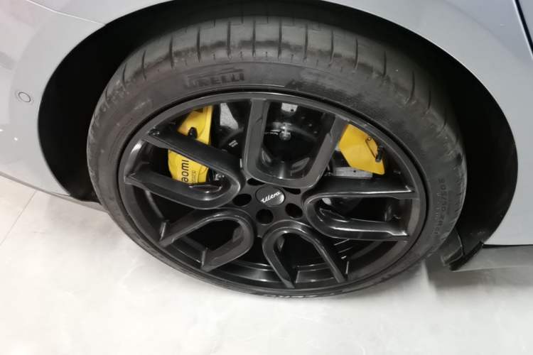 Used Xiaomi Auto SU7 Ultra 2025 Ultra Model Right Rear Wheel Hub
