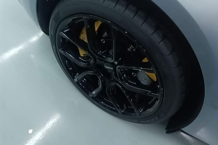 Used Xiaomi Auto SU7 Ultra 2025 Ultra Model Right Rear Wheel Hub