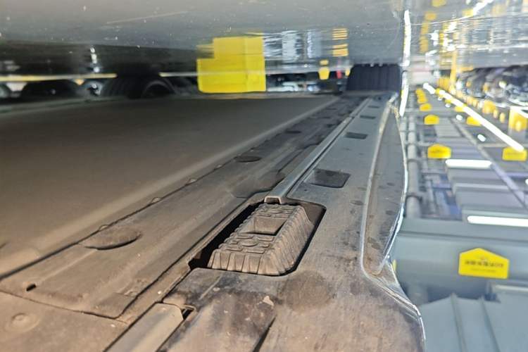 Used Xiaomi Auto SU7 Ultra 2025 Ultra Model Right Side Sill