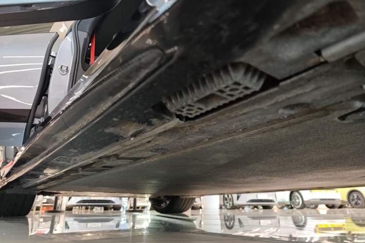 Used Xiaomi Auto SU7 Ultra 2025 Ultra Model Right Side Sill