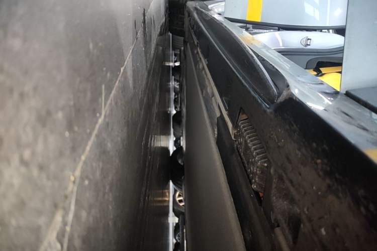 Used Xiaomi Auto SU7 Ultra 2025 Ultra Model Right Side Sill