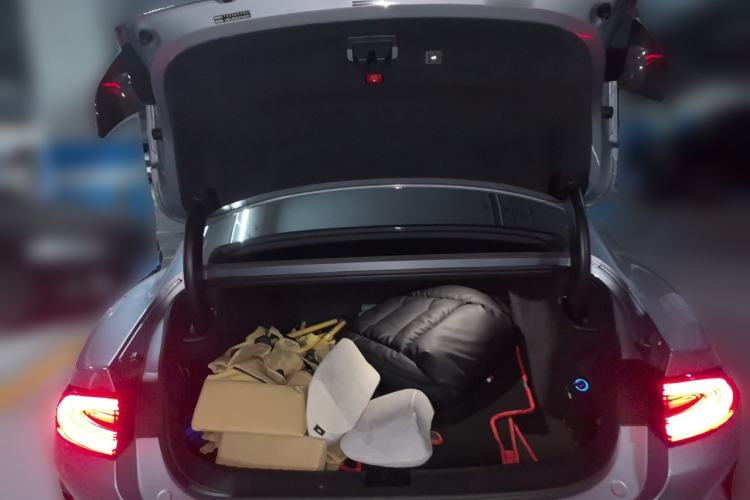 Used Xiaomi Auto SU7 Ultra 2025 Ultra Model Trunk