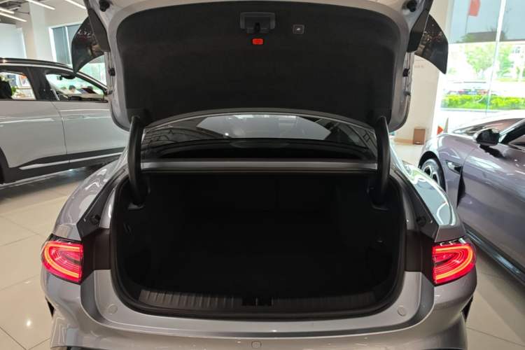 Used Xiaomi Auto SU7 Ultra 2025 Ultra Model Trunk