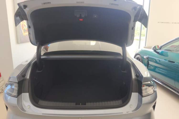 Used Xiaomi Auto SU7 Ultra 2025 Ultra Model Trunk