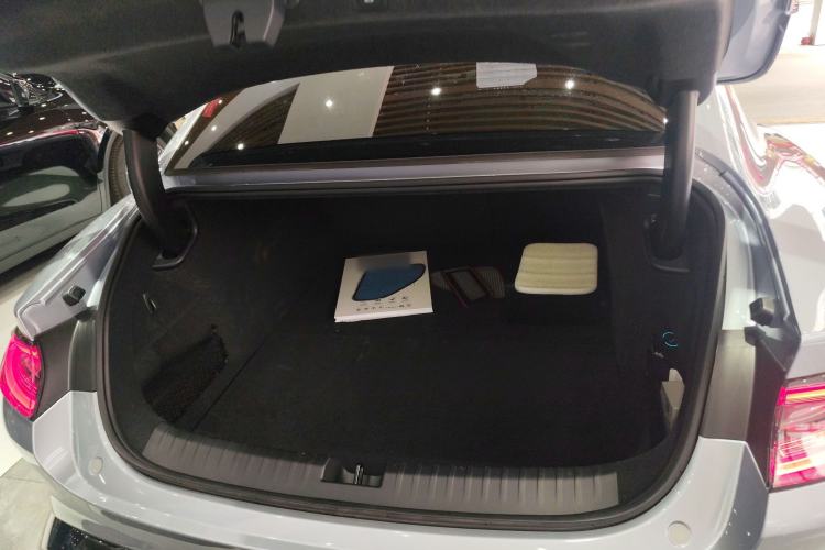 Used Xiaomi Auto SU7 Ultra 2025 Ultra Model Trunk