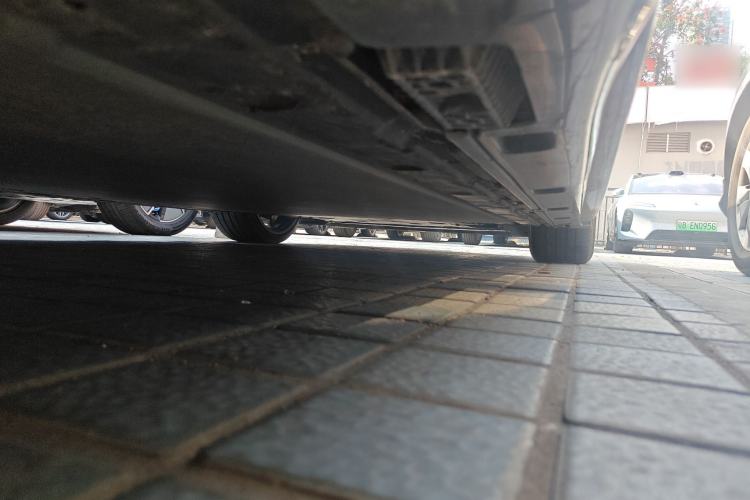 Used Xiaomi Auto SU7 Ultra 2025 Ultra Model Chassis Rear Right