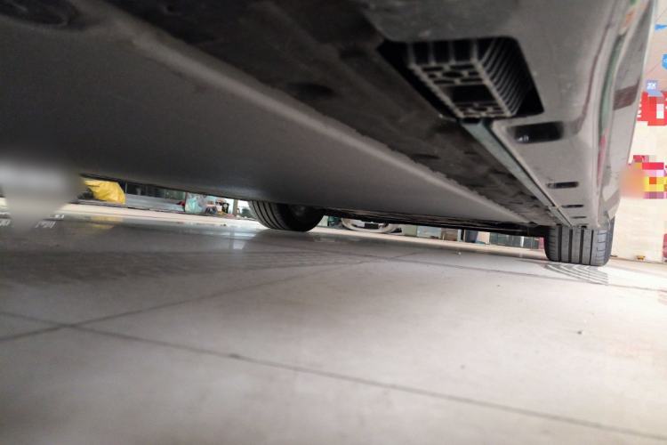 Used Xiaomi Auto SU7 Ultra 2025 Ultra Model Chassis Rear Right