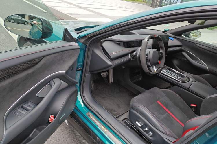 Used Xiaomi Auto SU7 Ultra 2025 Ultra Model Driver Seat