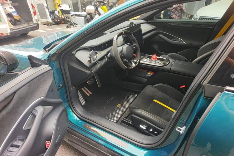 Used Xiaomi Auto SU7 Ultra 2025 Ultra Model Driver Seat