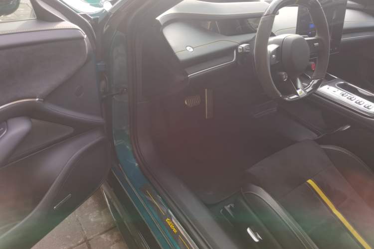 Used Xiaomi Auto SU7 Ultra 2025 Ultra Model Driver Seat