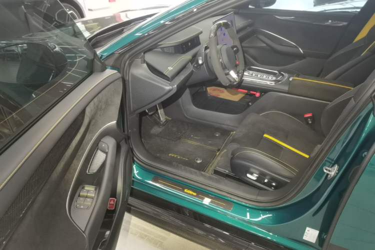Used Xiaomi Auto SU7 Ultra 2025 Ultra Model Driver Seat