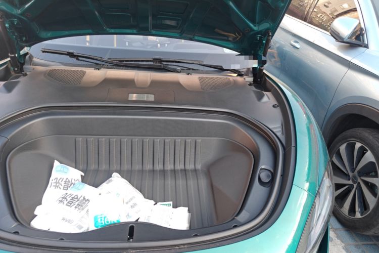 Used Xiaomi Auto SU7 Ultra 2025 Ultra Model Engine Bay Left