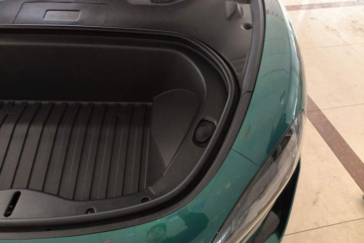Used Xiaomi Auto SU7 Ultra 2025 Ultra Model Engine Bay Left