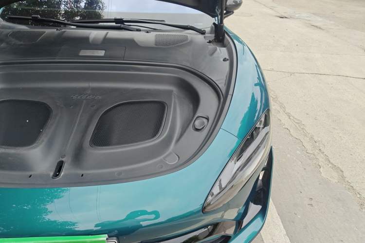 Used Xiaomi Auto SU7 Ultra 2025 Ultra Model Engine Bay Left