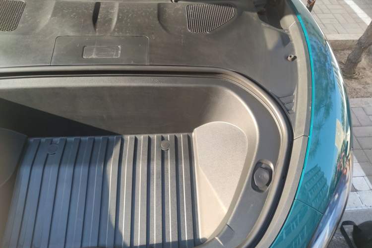 Used Xiaomi Auto SU7 Ultra 2025 Ultra Model Engine Bay Left