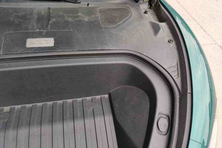 Used Xiaomi Auto SU7 Ultra 2025 Ultra Model Engine Bay Left