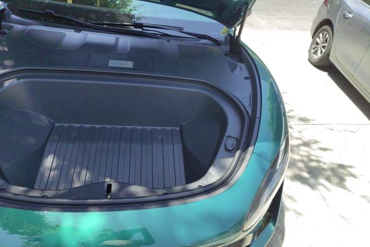 Used Xiaomi Auto SU7 Ultra 2025 Ultra Model Engine Bay Left
