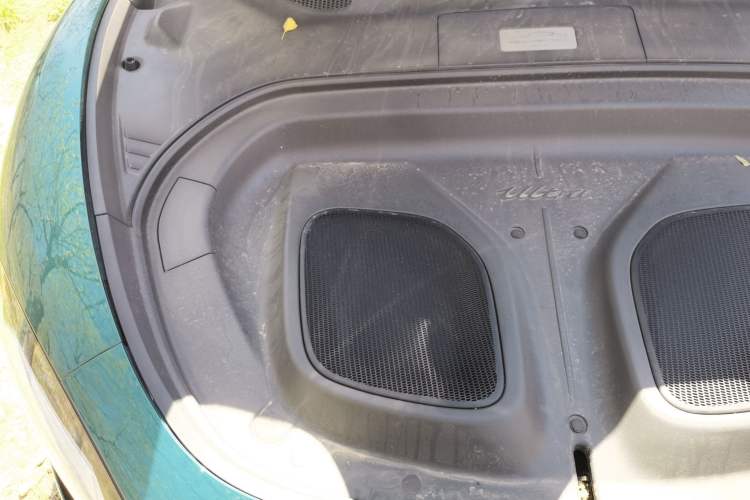 Used Xiaomi Auto SU7 Ultra 2025 Ultra Model Engine Bay Right