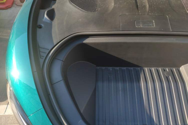 Used Xiaomi Auto SU7 Ultra 2025 Ultra Model Engine Bay Right