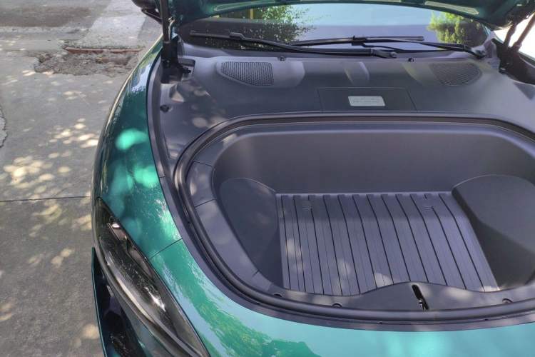 Used Xiaomi Auto SU7 Ultra 2025 Ultra Model Engine Bay Right