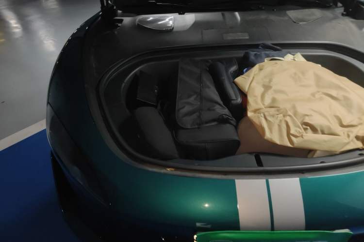 Used Xiaomi Auto SU7 Ultra 2025 Ultra Model Engine Bay Right