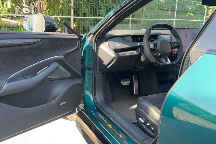 Used Xiaomi Auto SU7 Ultra 2025 Ultra Model Interior 4