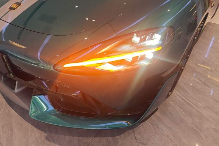 Used Xiaomi Auto SU7 Ultra 2025 Ultra Model Left Front Headlight