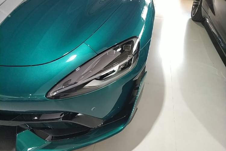 Used Xiaomi Auto SU7 Ultra 2025 Ultra Model Left Front Headlight